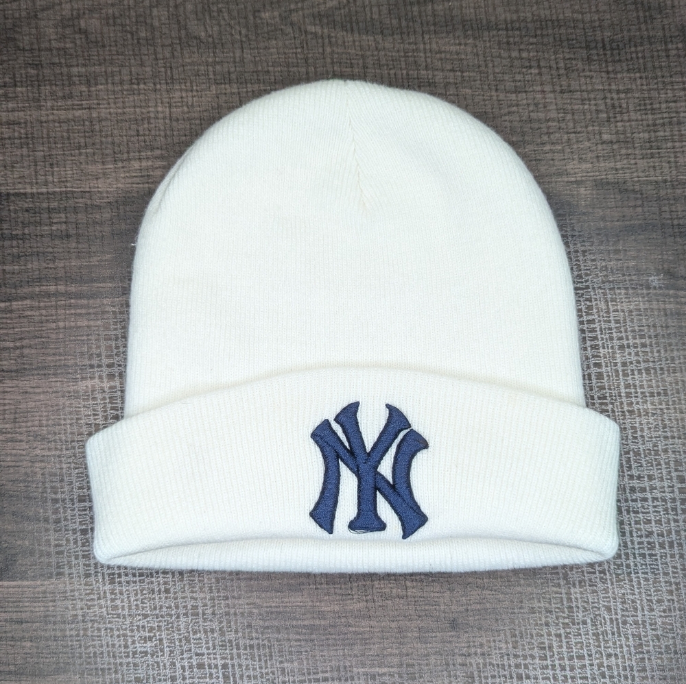 New York Yankees Baseball Knit Winter Beanie Hat Cap White